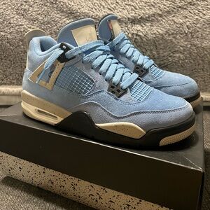 Air Jordan 4 Retro University Blue